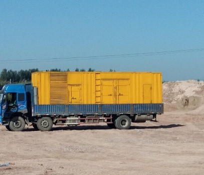 札达发电机出租如何判断柴油发电机冷却液是否需要更换？