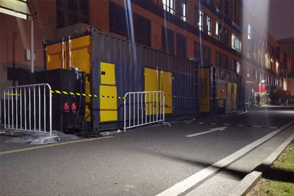 札达柴油发电机组的输出电压是如何调节的？